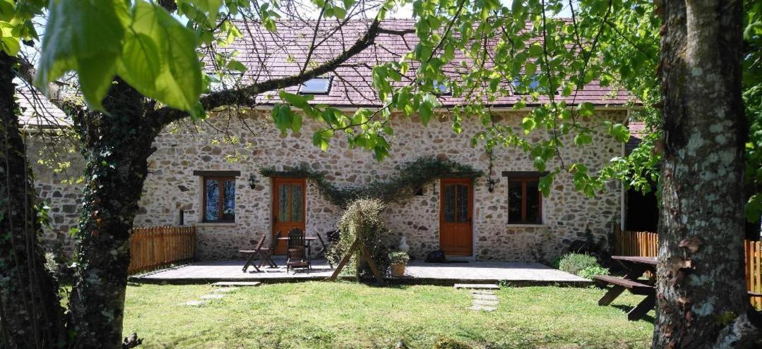 Gite Du Sorbier Le Chalard Zewnętrze zdjęcie