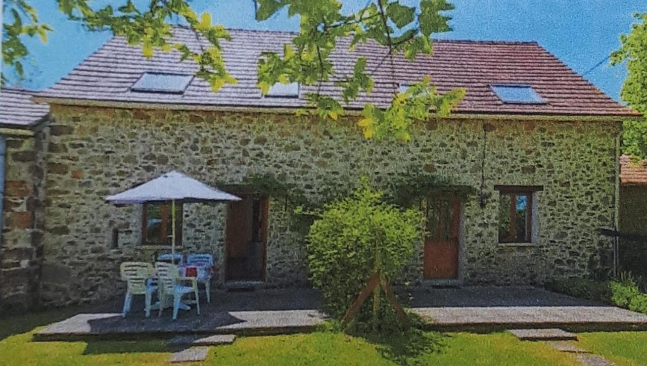 Gite Du Sorbier Le Chalard Zewnętrze zdjęcie