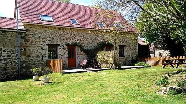 Gite Du Sorbier Le Chalard Zewnętrze zdjęcie